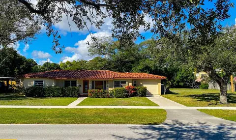 417 NE 11th Ave, Pompano Beach, FL 33060
