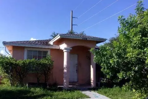 5584 Plunkett, Hollywood, FL 33021