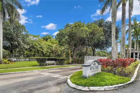119 Royal Park #1D, Oakland Park, FL 33309