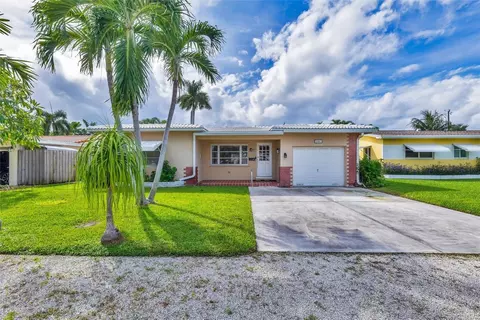 2001 NE 17th, Fort Lauderdale, FL 33305