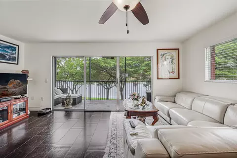 850 SW 138th Ave #215D, Hollywood, FL 33027