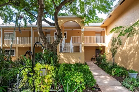401 SE 10th #207B, Dania Beach, FL 33004