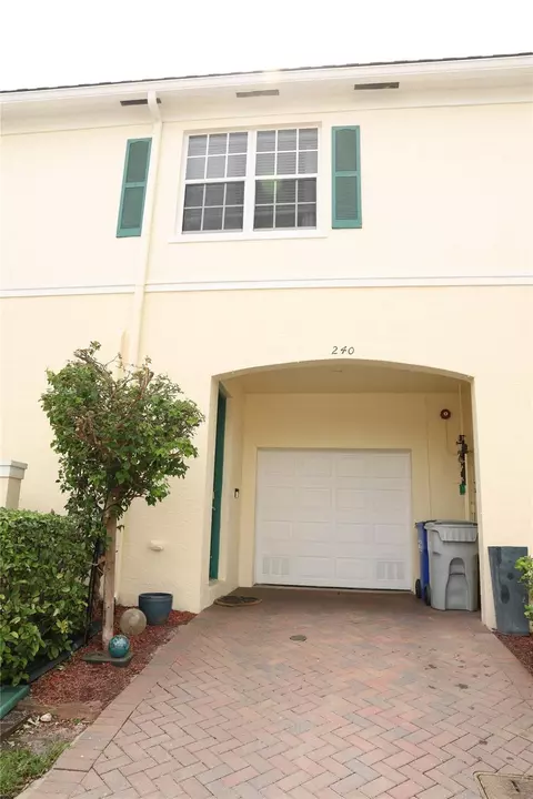 240 SW 7th Ct, Pompano Beach, FL 33060