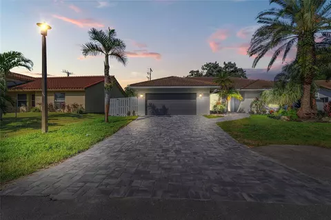 3926 NW 72nd Dr, Coral Springs, FL 33065