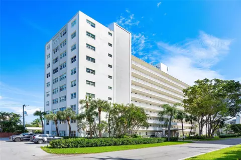2555 NE 11th St #PH08, Fort Lauderdale, FL 33304