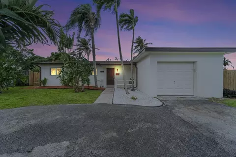 2017 SW 27th, Fort Lauderdale, FL 33312