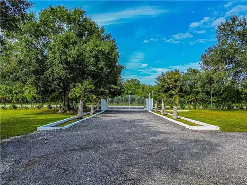 125 S Hacienda, Clewiston, FL 33440