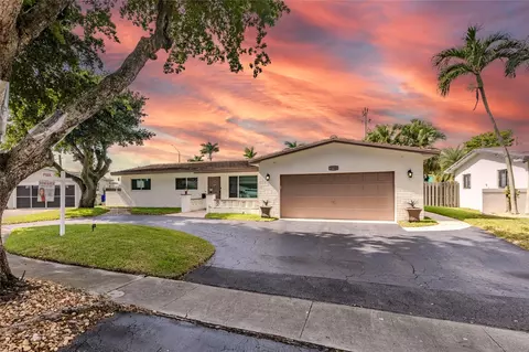 1710 NW 88th Way, Pembroke Pines, FL 33024
