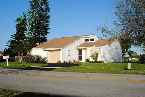1021 NW 96, Pembroke Pines, FL 33024