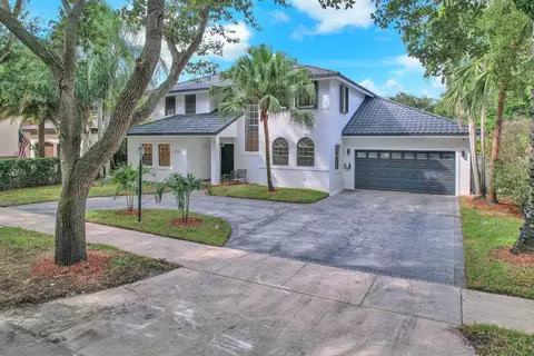 8553 NW 164th St, Miami Lakes, FL 33016