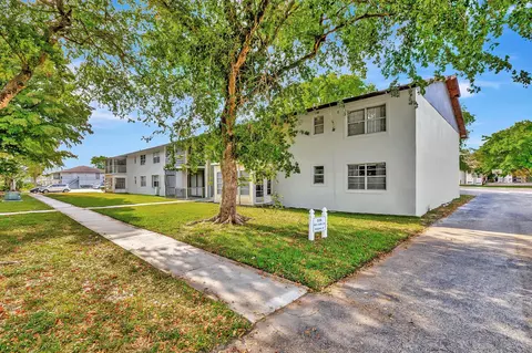 335 W Laurel Dr #2M, Margate, FL 33063