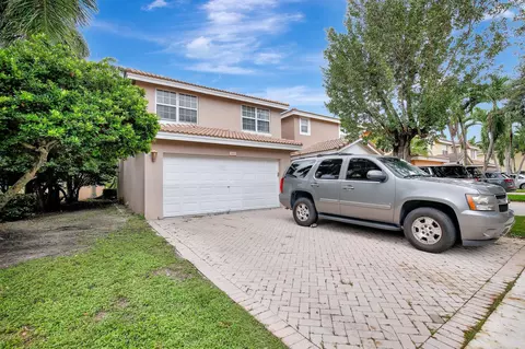 5441 NW 93rd Ter, Sunrise, FL 33351
