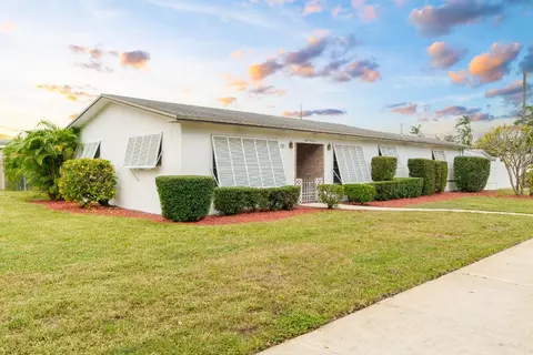 800 W Chaminade, Hollywood, FL 33021