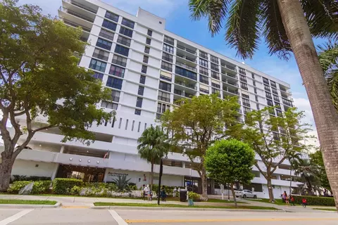 17720 N Bay #703, Sunny Isles Beach, FL 33160