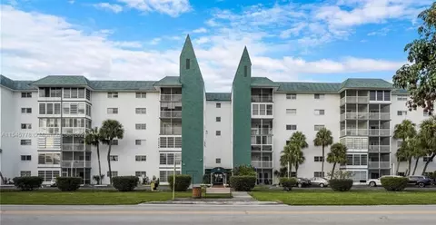 4751 NW 21st St #302, Lauderhill, FL 33313