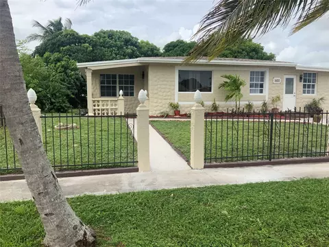 611 SW 28th Ter, Fort Lauderdale, FL 33312
