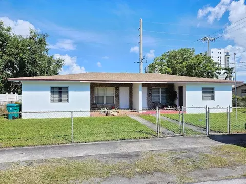 202 SW 2nd, Dania Beach, FL 33004