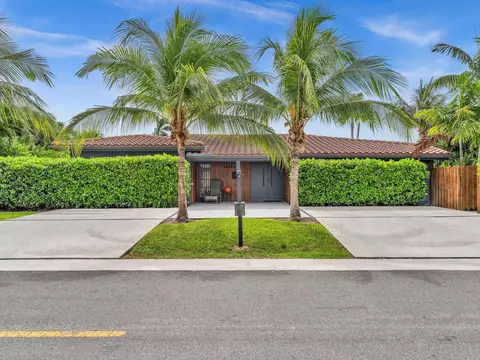 1740 Poinsettia Dr, Fort Lauderdale, FL 33305