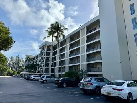 2600 S Course Dr #502, Pompano Beach, FL 33069