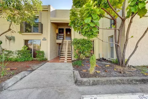 5254 NE 6th #H-30, Oakland Park, FL 33334
