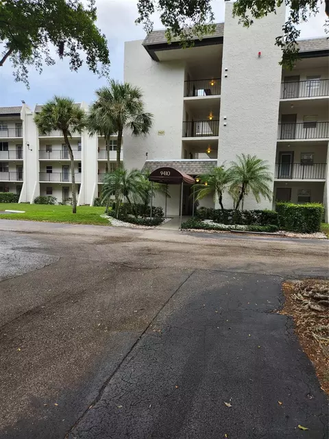 9410 Poinciana #203, Davie, FL 33324