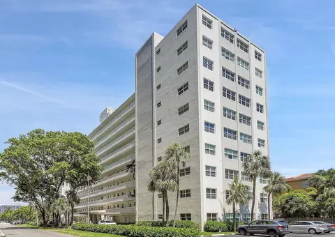 2555 NE 11th St #806, Fort Lauderdale, FL 33304