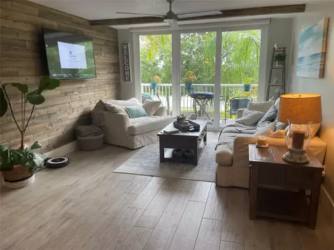 509 E Sheridan St #304, Dania Beach, FL 33004