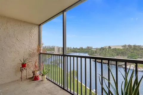 13 Royal Palm #5050, Boca Raton, FL 33432