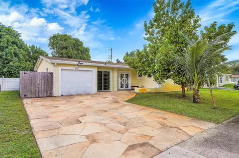 3910 NW 34th Way, Lauderdale Lakes, FL 33309