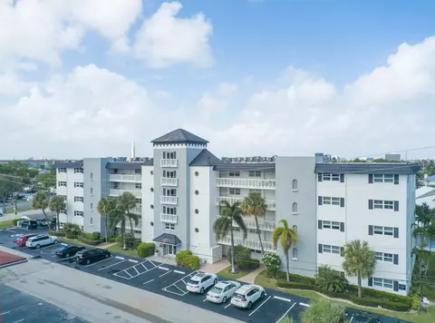 5100 Bayview Dr #303, Fort Lauderdale, FL 33308