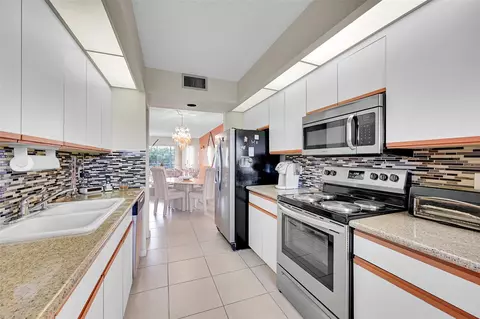 1801 Eleuthera Pt #E4, Coconut Creek, FL 33066