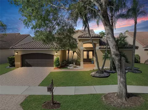 833 Verona Lk, Weston, FL 33326