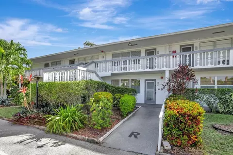 312 Oakridge R #312, Deerfield Beach, FL 33442