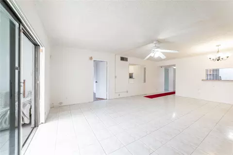 4211 NW 41st St #201, Lauderdale Lakes, FL 33319