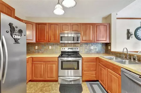 5821 Riverside #304B2, Coral Springs, FL 33067