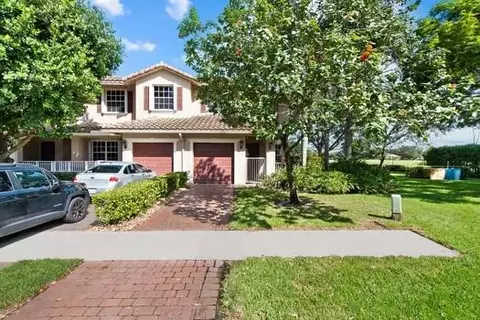 3246 Fairway Cir, Davie, FL 33328