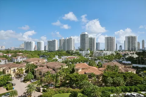1000 E Island Blvd #1008, Aventura, FL 33160