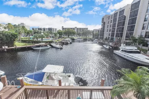 3 Royal Palm #204, Boca Raton, FL 33432