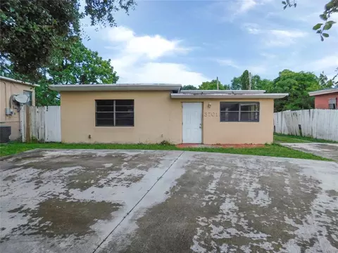 3701 SW 58th, West Park, FL 33023