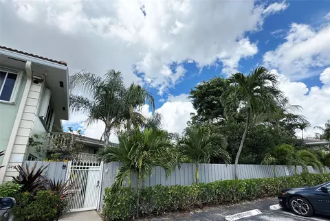 1423 Holly Heights Dr #13, Fort Lauderdale, FL 33304