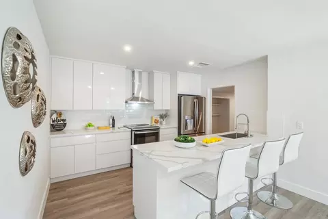 6600 SW 7th, Pembroke Pines, FL 33023