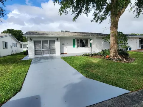 8941 NW 13th St, Plantation, FL 33322