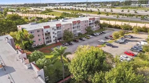 8411 NW 8th #207, Miami, FL 33126