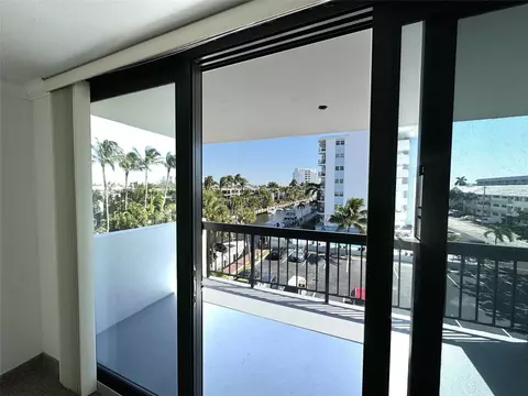 4800 Bayview Dr #406, Fort Lauderdale, FL 33308