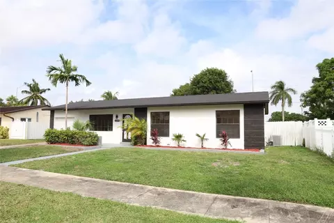 10395 SW 152nd Ter, Miami, FL 33157