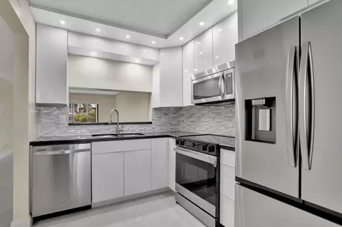 1284 S Military Trl #211, Deerfield Beach, FL 33442
