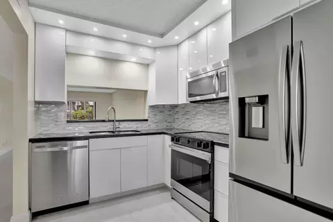 1284 S Military #211, Deerfield Beach, FL 33442