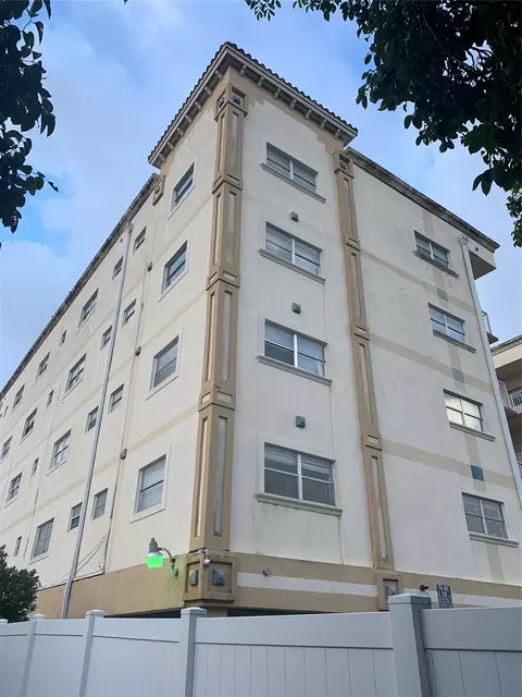 2008 Jackson St #5E, Hollywood, FL 33020