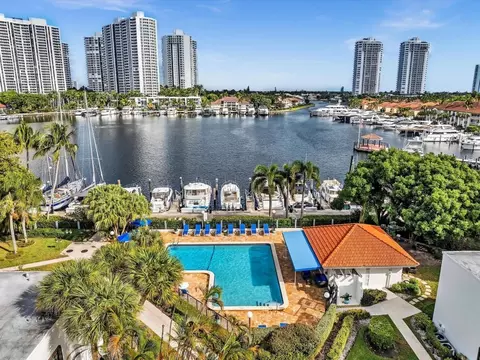 3500 Magellan #715, Miami, FL 33180