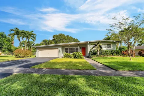 5751 Pine Ter, Plantation, FL 33317